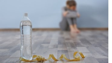 woman following extreme dieting