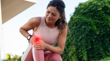 woman with knee pain